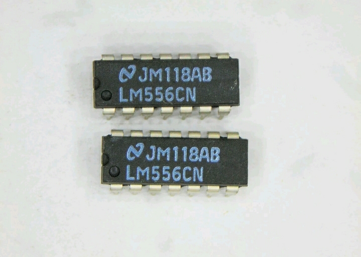 LM556