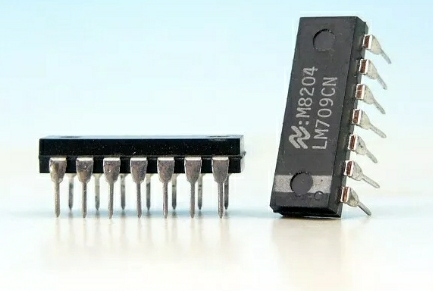 LM709